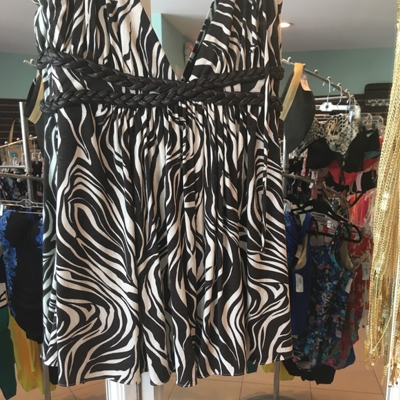 Sky Halter Top✨size M - Picture 3 of 4